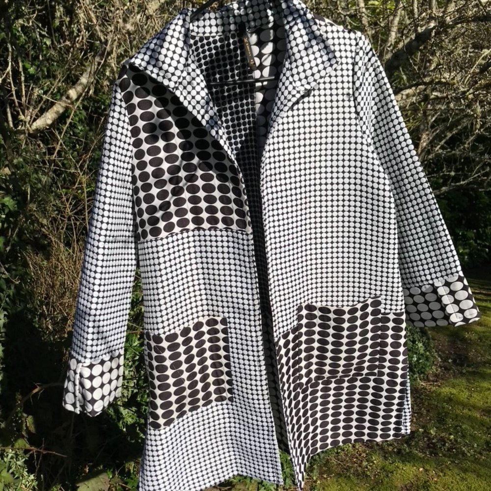 M Black/White IC By Connie K Long Coat